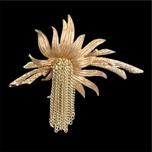 Vintage HAR Hargo Goldtone Floral Brooch with Chain Fringe